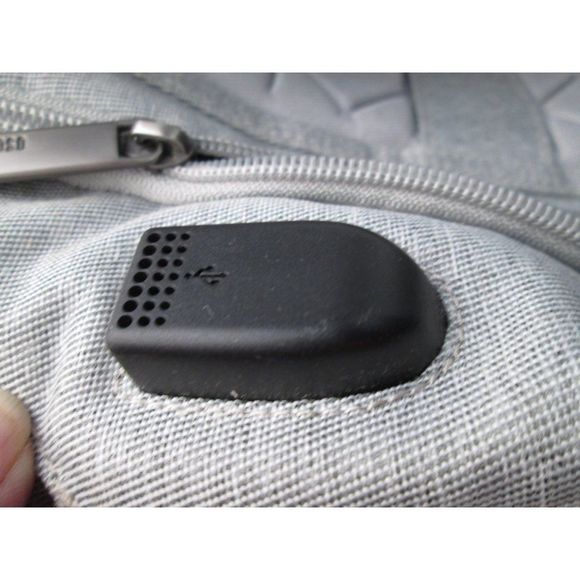 Oscaurt Backpack with USB | Grey - Picture 8 of 13